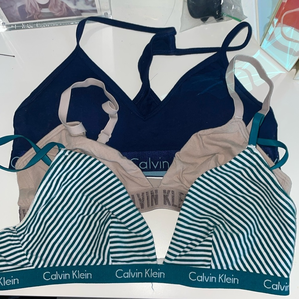 3 calvin klein bras